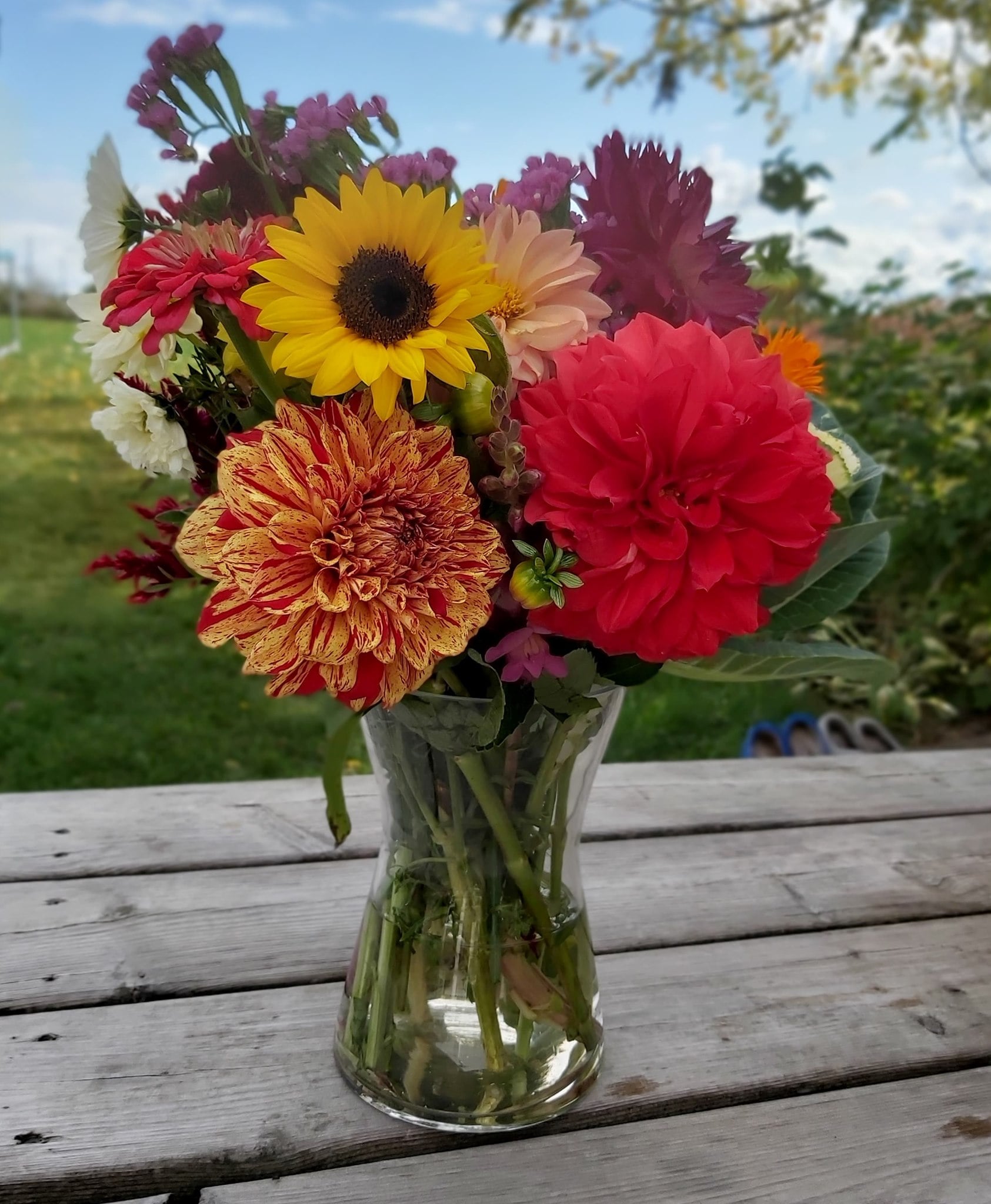1. Seasonal Bouquets - Image 9